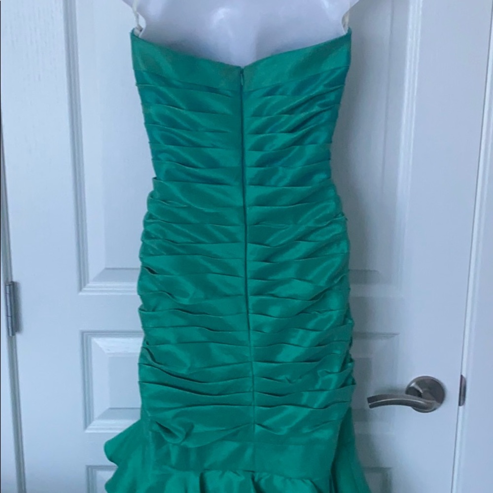Formal Dress - Picture 4 of 8